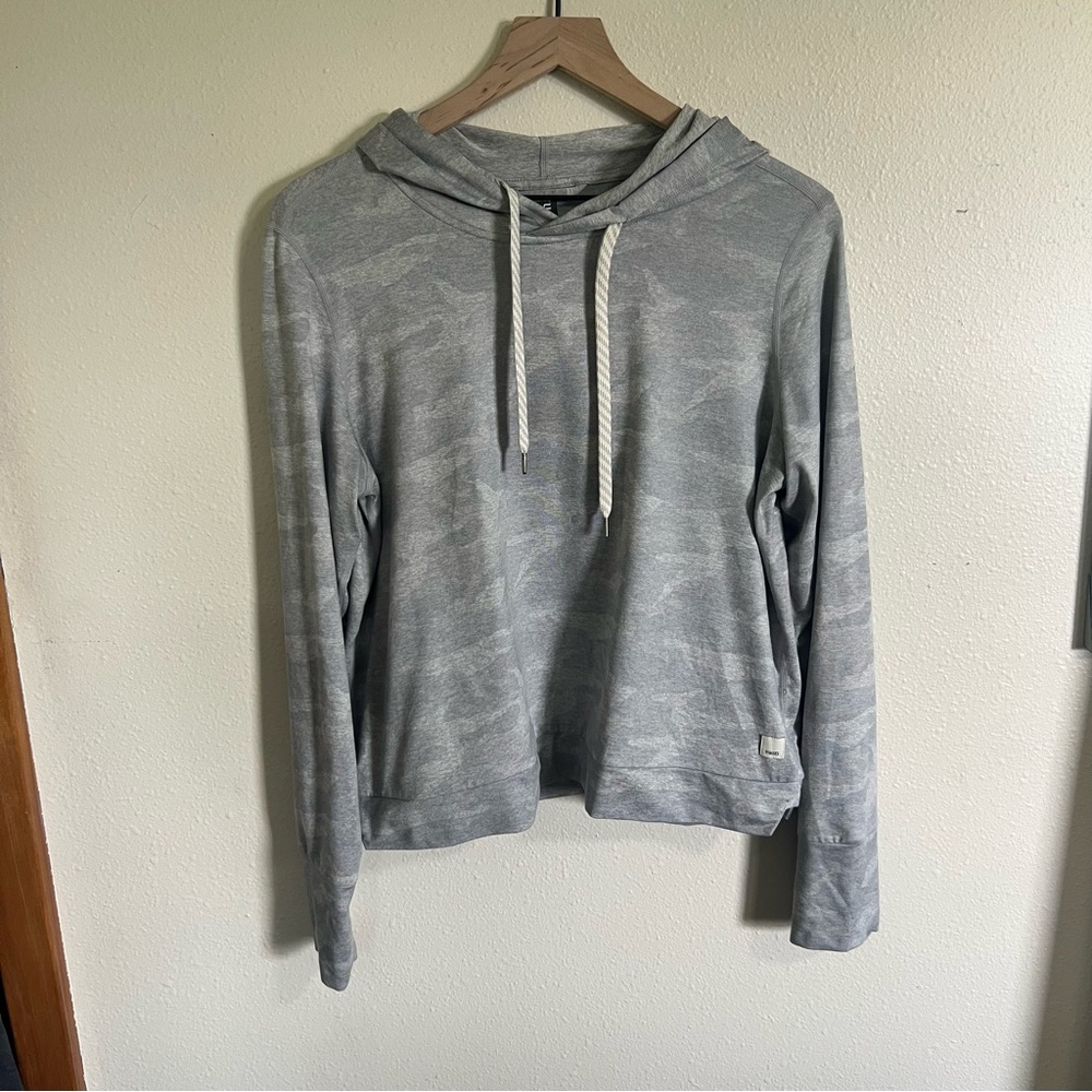 Vuori Halo Essential Hoodie Gray Camo Sweatshirt Medium